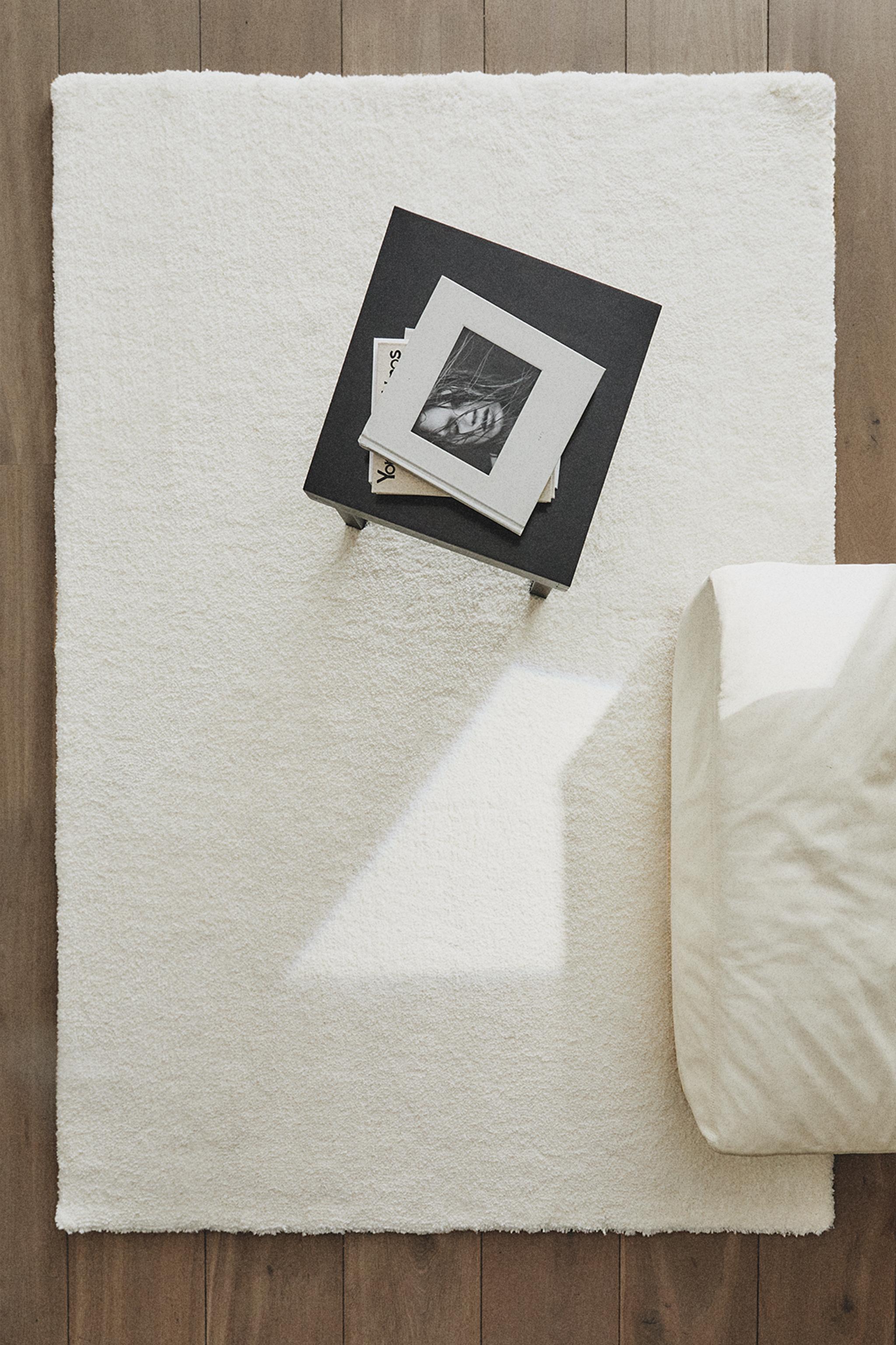 SOFT TEXTURED AREA RUG